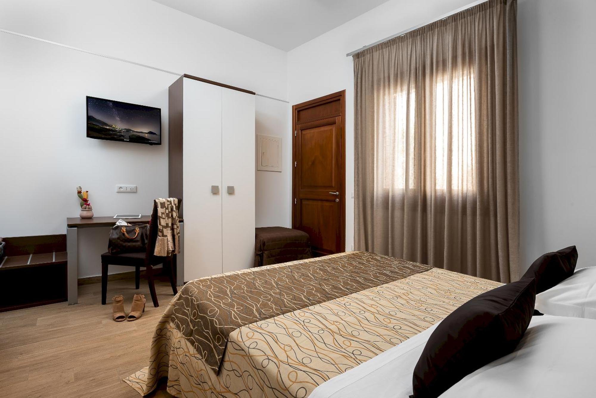 Basic Triple Room