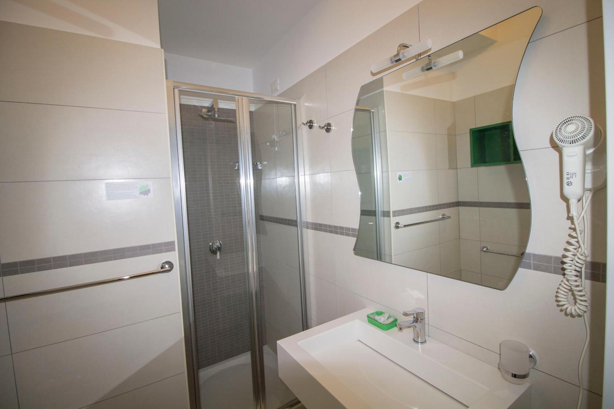 Small Double Room,1756547519:JPEG