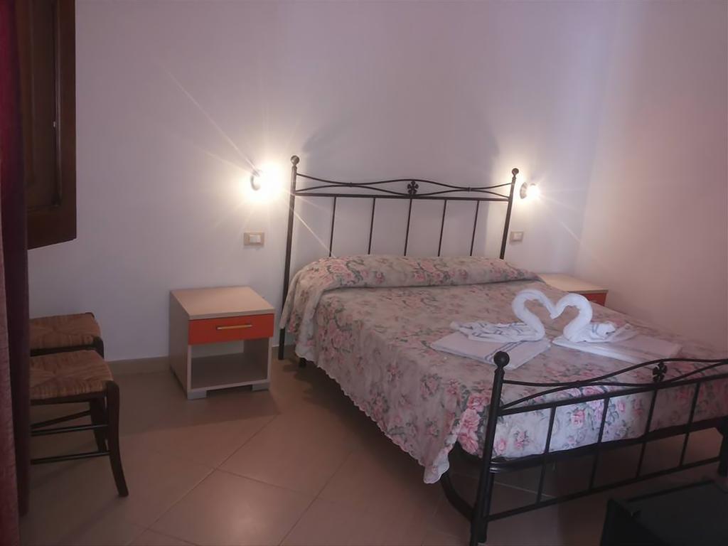 Large Double Room,857076044:JPEG
