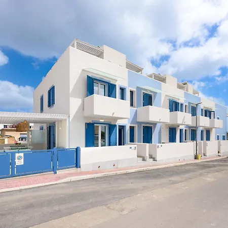 Il Faro E La Luna Beach Apartments-3