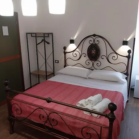 Le Rocce Holiday Rooms-2