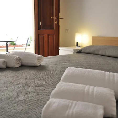 Rooms And Breakfast Zefiro-2