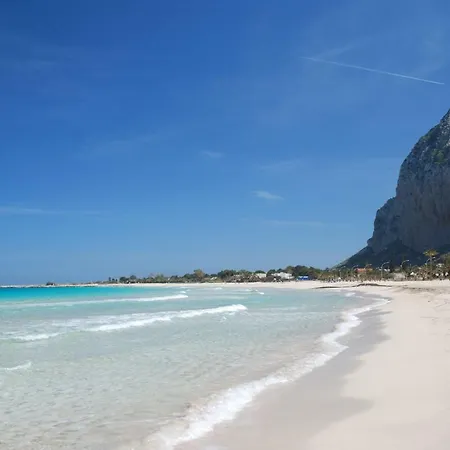 Villa Almyra - 4 Double Bedrooms With Exclusive Garden & Parking Steps From The Beach-2