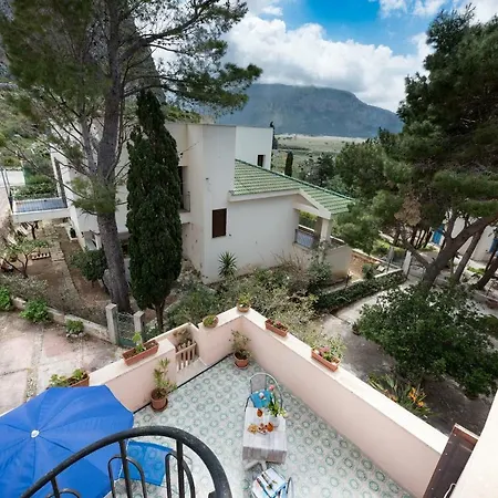 B&B Villa Il Carrubo-3